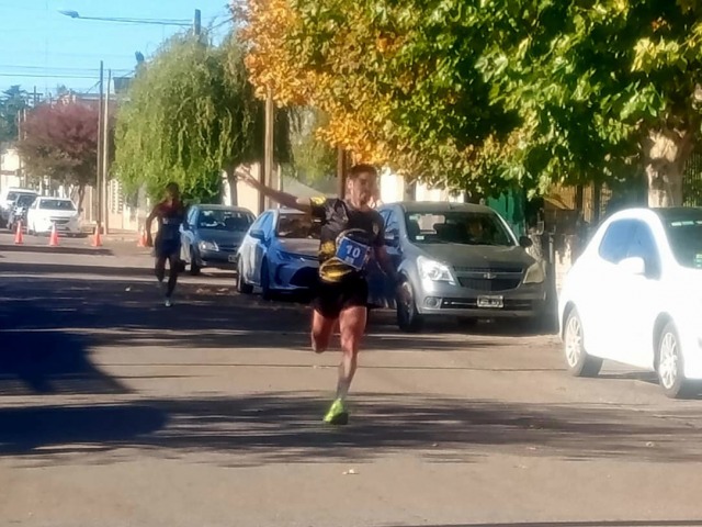 Sosa y Pedreira, los ganadores de la carrera de El Provincial